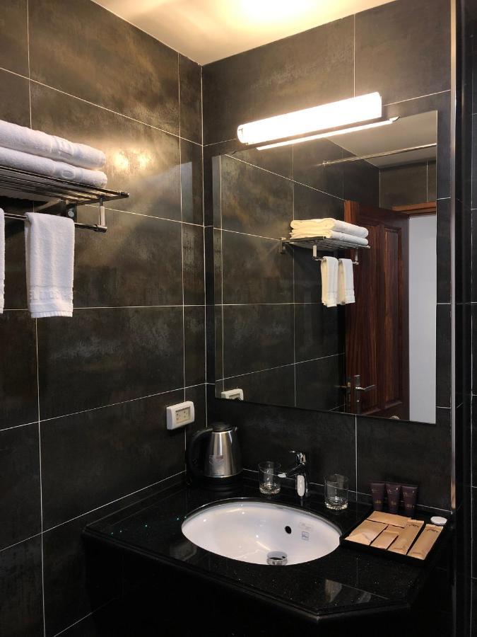 Moc Hoang Hotel Ханой Экстерьер фото