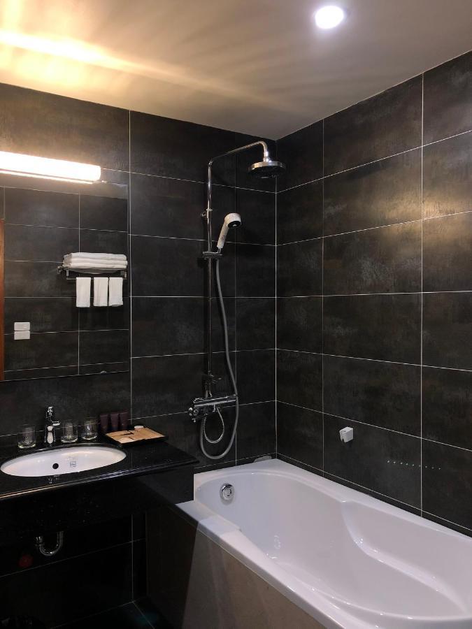 Moc Hoang Hotel Ханой Экстерьер фото